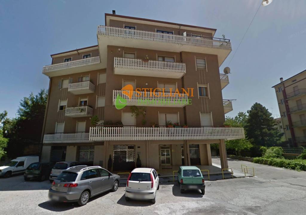 Negozio in affitto a Campobasso traversa via Piave