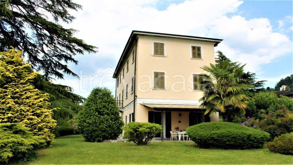 Villa a Schiera in vendita a Orta San Giulio via per Carcegna