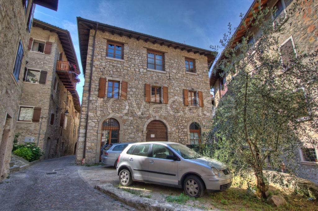 Appartamento in vendita a Tenno via Amedeo Brocchetti