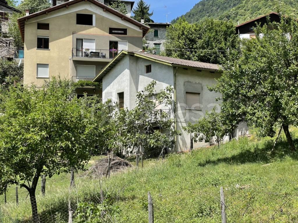Casa Indipendente in vendita a Berbenno di Valtellina via Maroggia