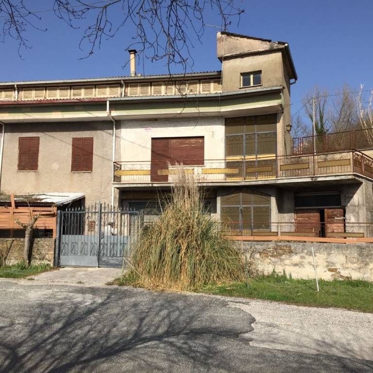 Casa Indipendente in in vendita da privato ad Agosta via Sublacense, 105