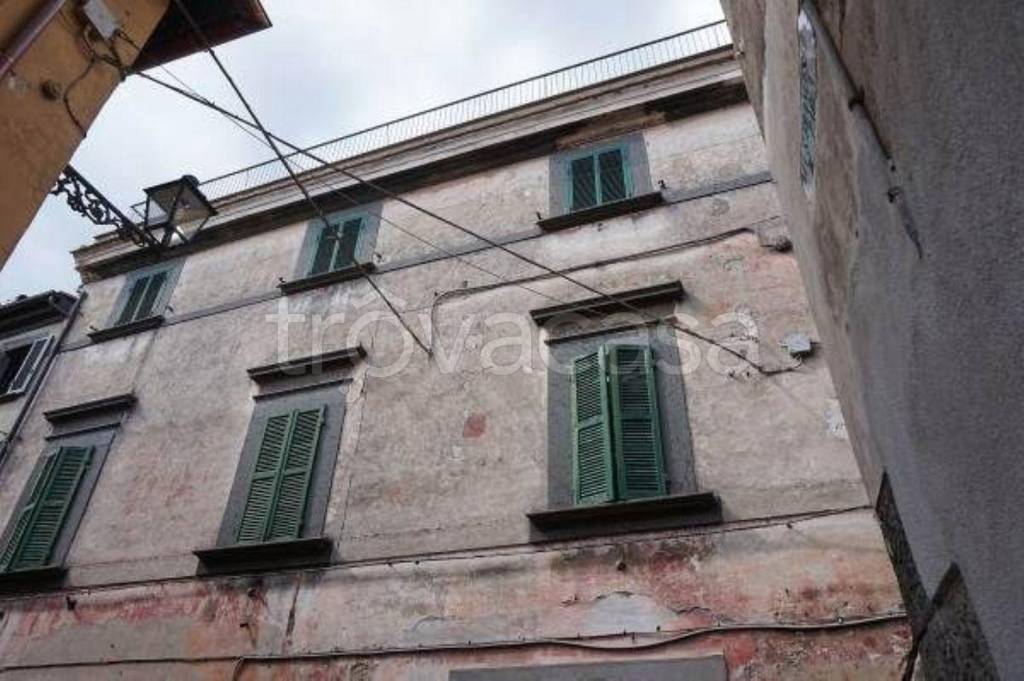 Appartamento in vendita a Bagnoregio corso Giuseppe Mazzini s.n.c