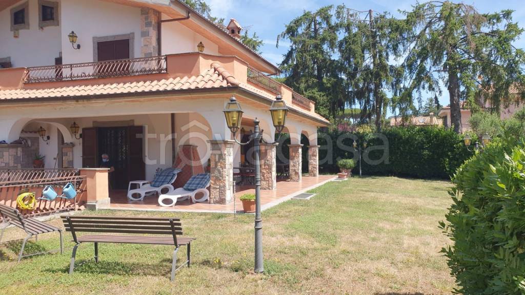 Villa Bifamiliare in vendita a Grottaferrata via Nicola Martellotta