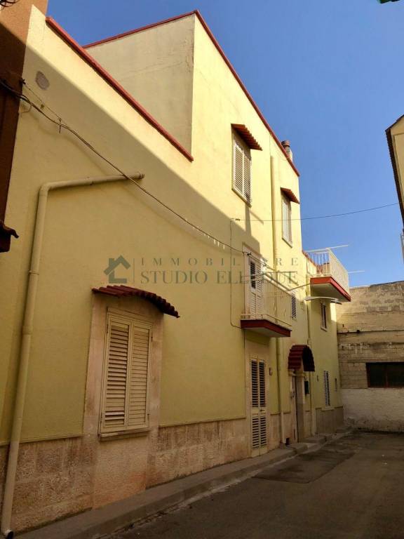 Casa Indipendente in vendita a Sannicandro di Bari via imbriani, 11-13-15