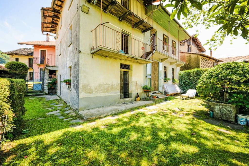 Casa Indipendente in vendita a Quarna Sotto via Navetta, 3