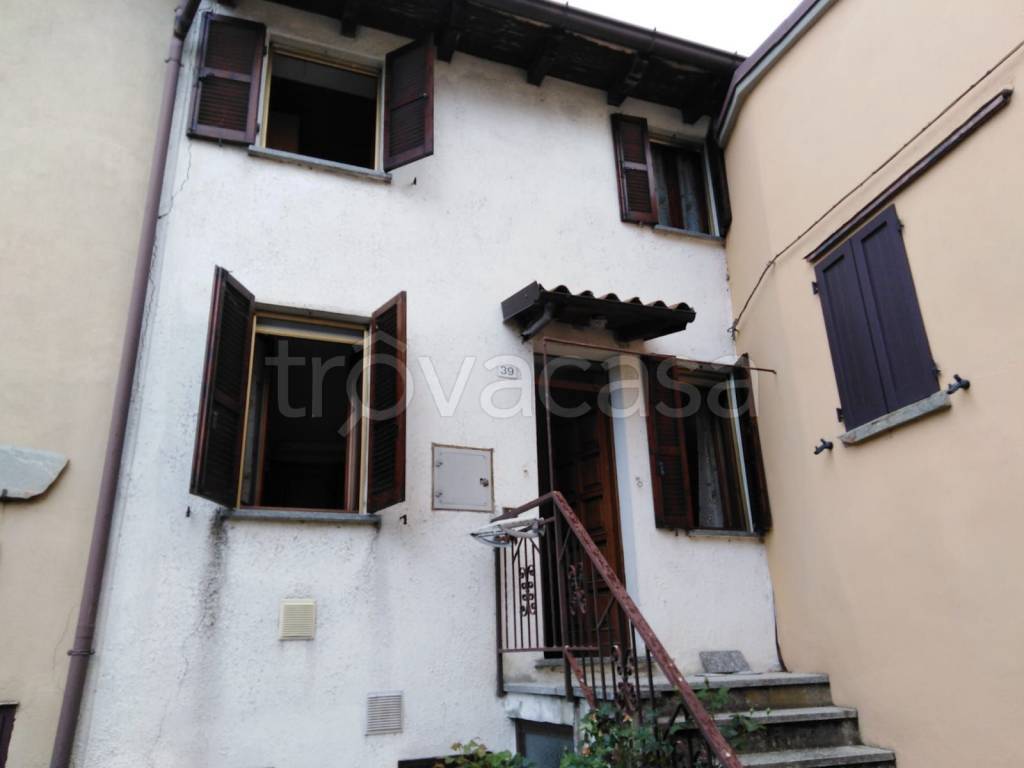 Casa Indipendente in in vendita da privato ad Alta Val Tidone località Trebecco, 39