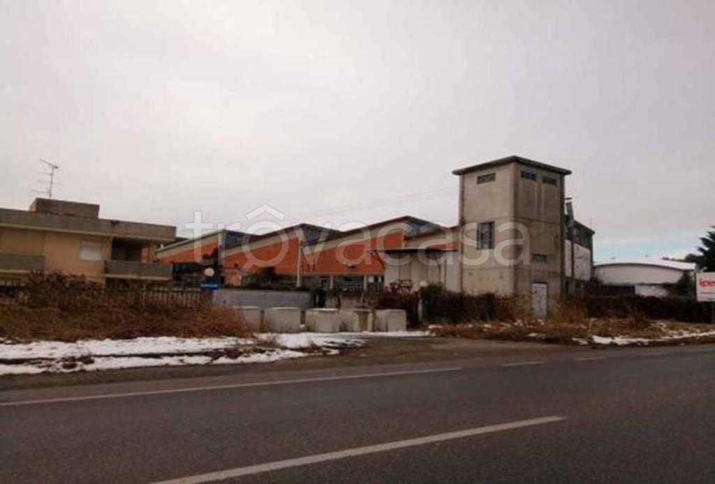 Capannone Industriale in vendita a Cavaglià strada Provinciale 143 Vercellese,58