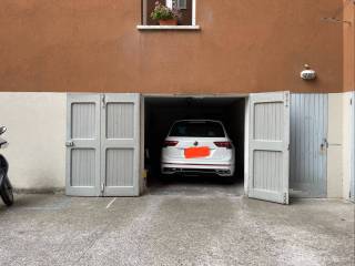 Garage in affitto a bologna via augusto romagnoli, 13