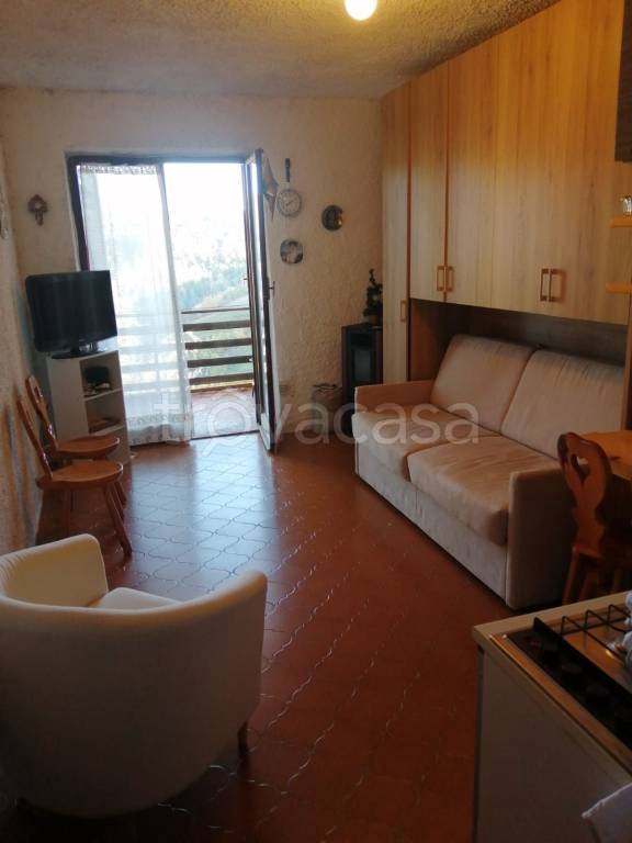 Appartamento in in vendita da privato a Roburent località Cardini, 36