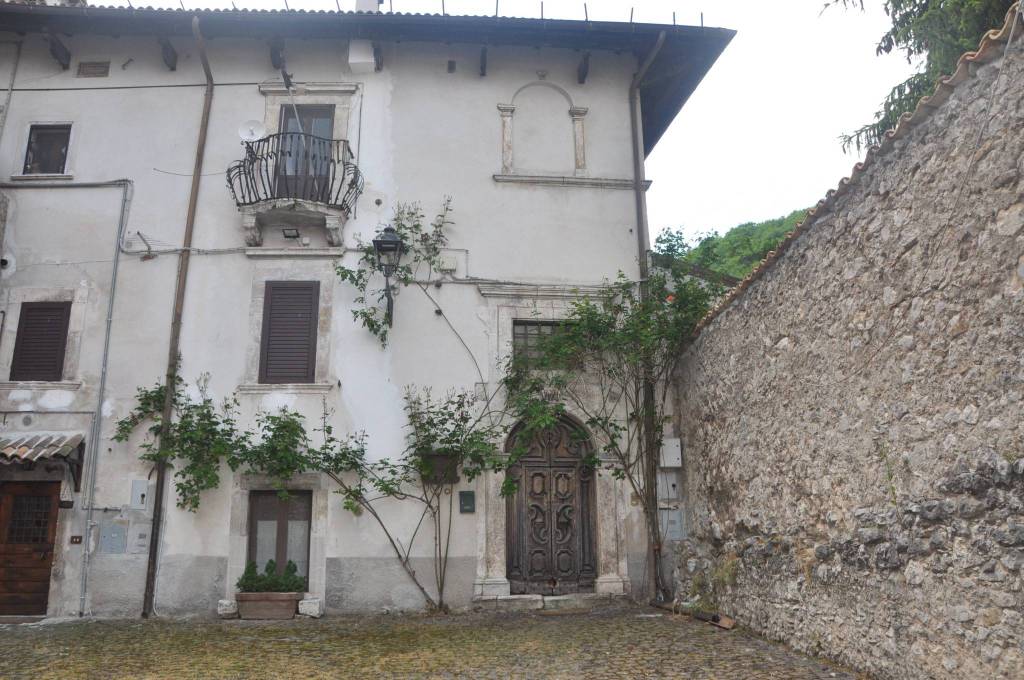 Appartamento in vendita a Rocca Pia via Conte di Torino