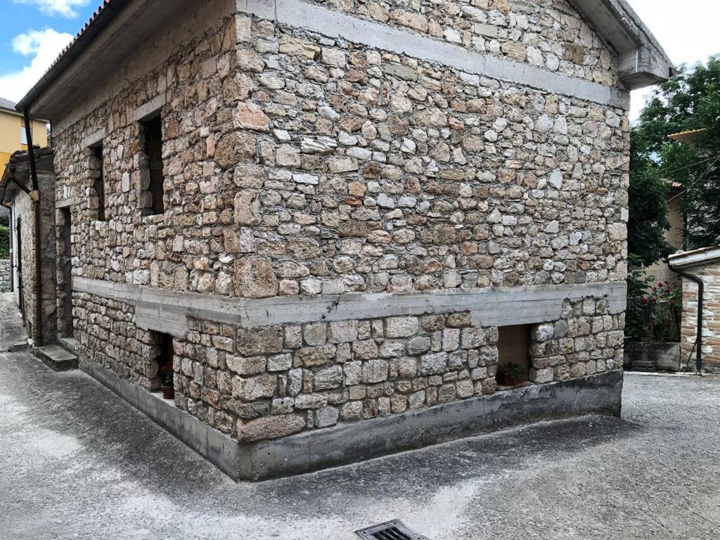 Casale in vendita a Montemonaco frazione Isola San Biagio