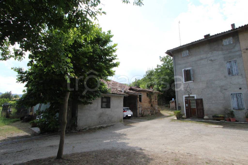 Casa Indipendente in vendita a Valsamoggia strada Provinciale Valle Torrente Ghiaie