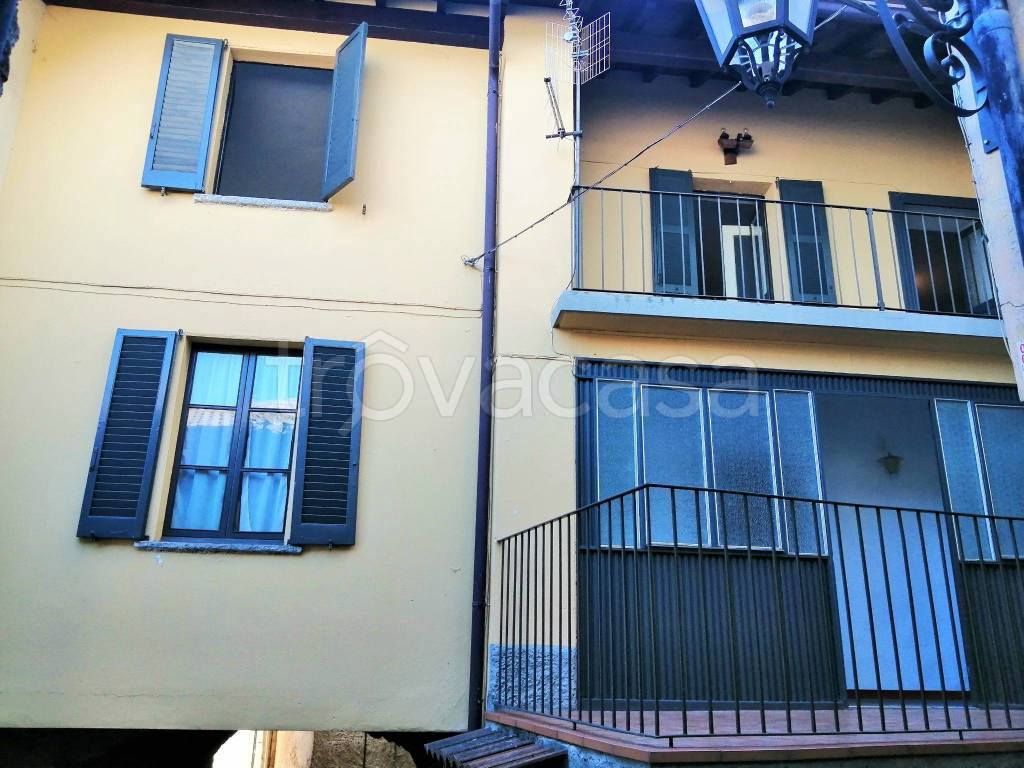 Casa Indipendente in vendita a Centro Valle Intelvi via Trieste, 3