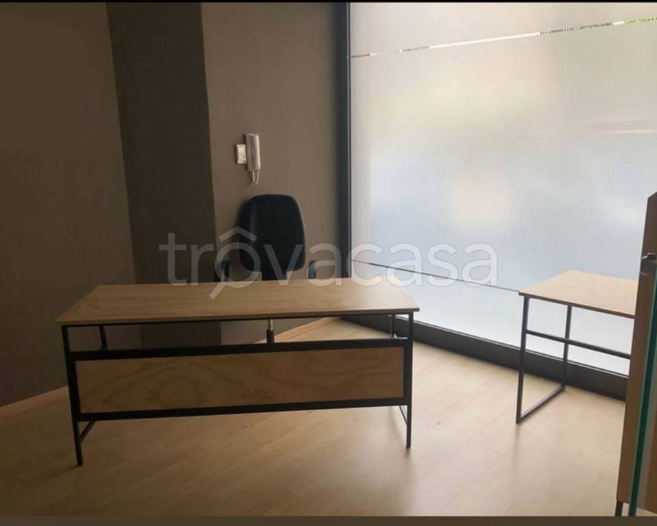 Ufficio in in affitto da privato a Taranto via Salinella, 51