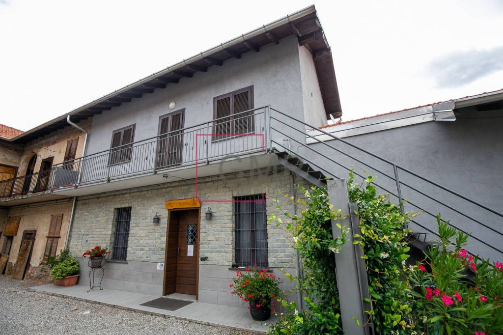 Intero Stabile in vendita a Fagnano Olona via Dante Alighieri, 33