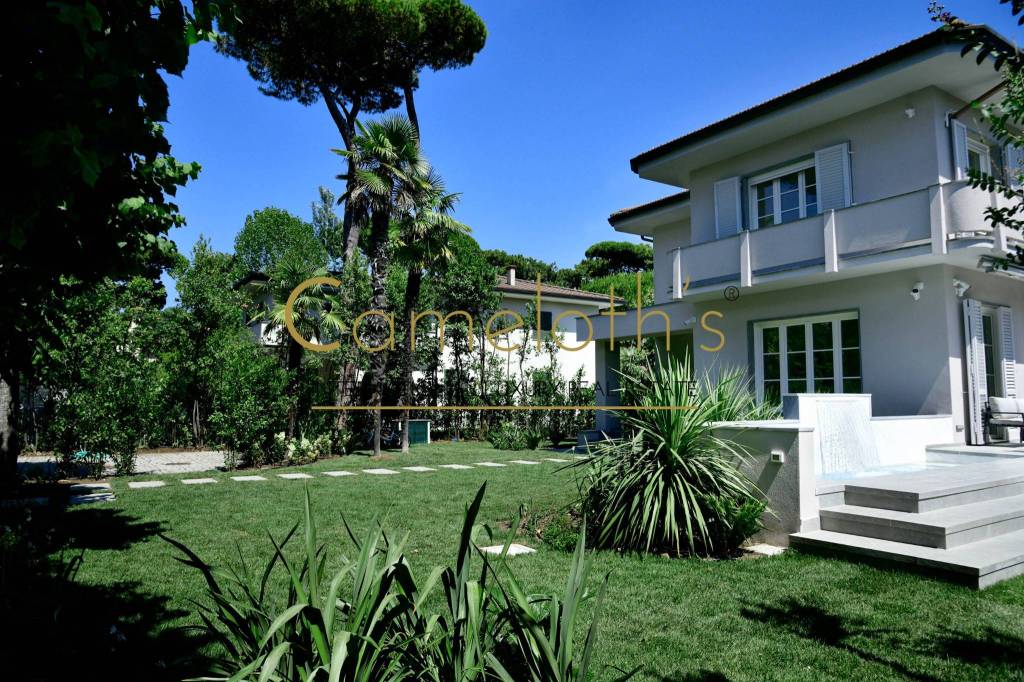 Villa in affitto a Forte dei Marmi via Torino