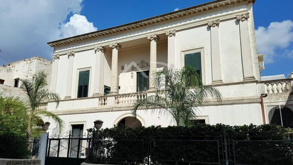 Villa in vendita a Racale via Addolorata, 11