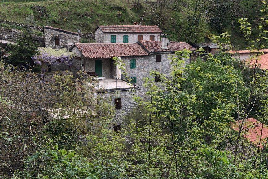Casa Indipendente in in vendita da privato a Casola in Lunigiana località Montefiore, 35