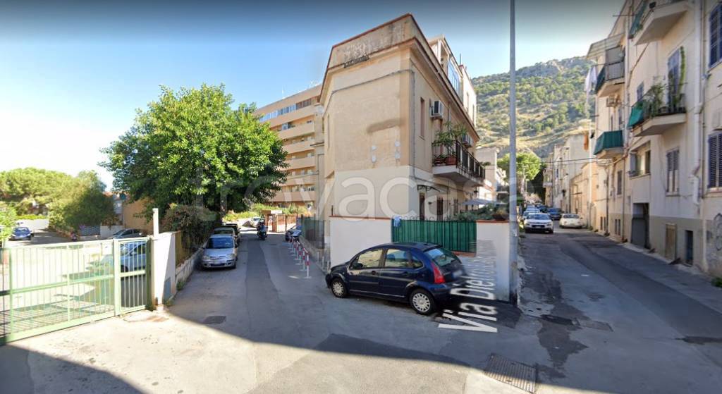Garage in vendita a Palermo via Dietro La Parrocchia, 48