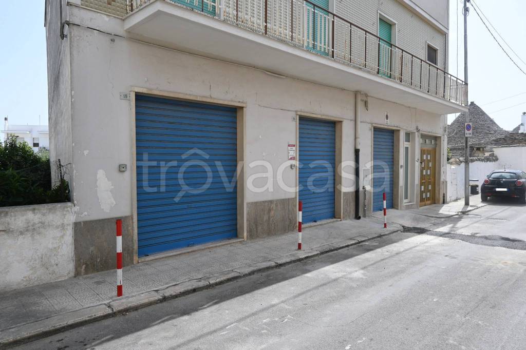 Negozio in vendita ad Alberobello via Olmo, 18