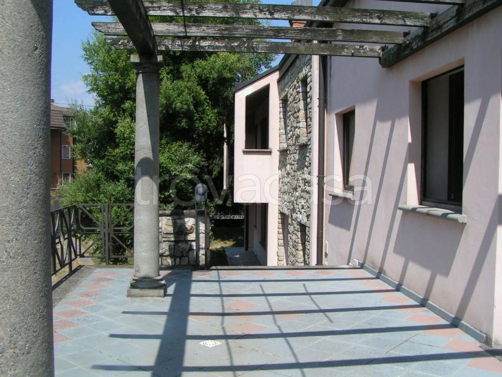 Villa in vendita a Ghisalba via Vite Vecchia, 4 -8