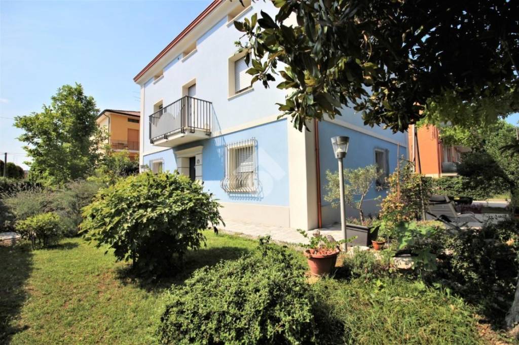 Villa in vendita a Campagnola Emilia via siligardi, 10