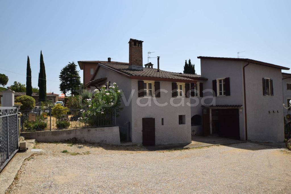 Villa Bifamiliare in vendita a Perugia via del Frumento, 55