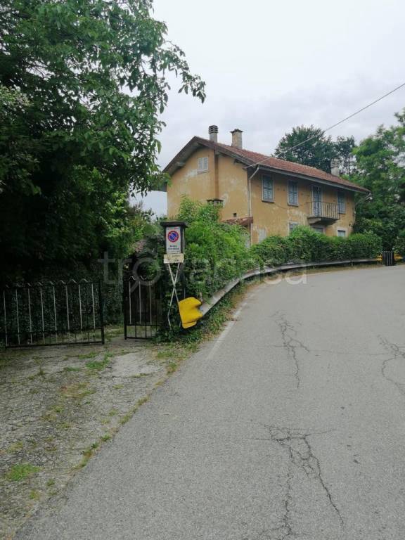 Villa Bifamiliare in in vendita da privato a Baveno via Due Riviere, 91