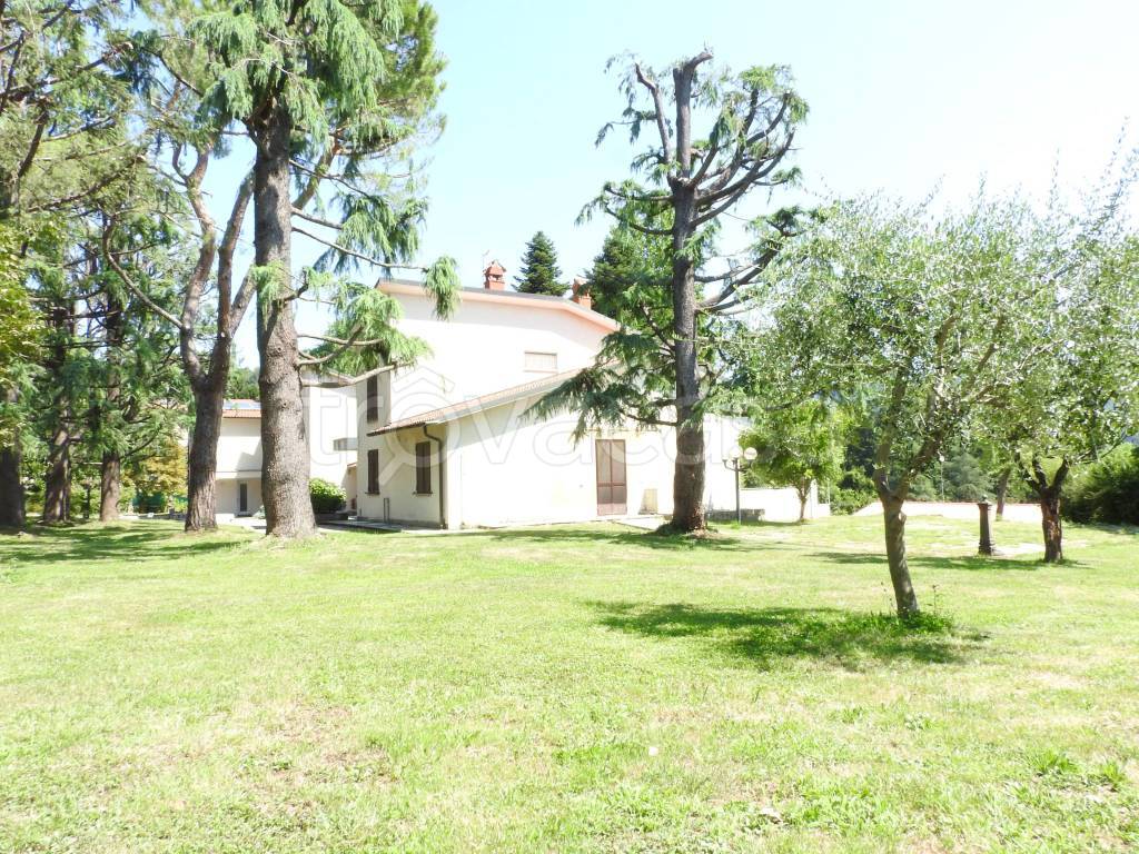 Villa in vendita a Imbersago via dei Ronchi