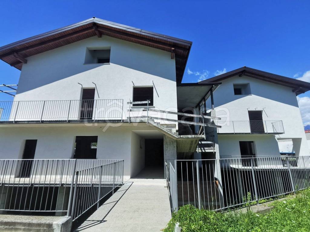 Villa Bifamiliare in vendita a Pavone Canavese via Trento