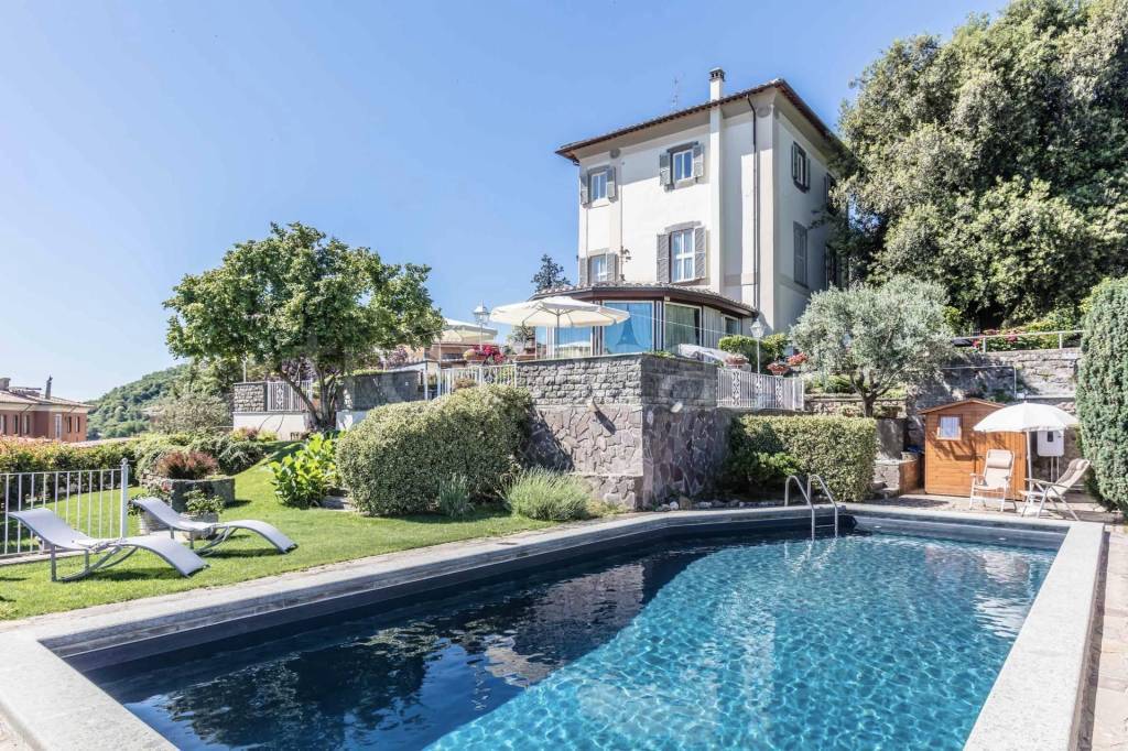 Villa in vendita a Soriano nel Cimino viale Ernesto Monaci