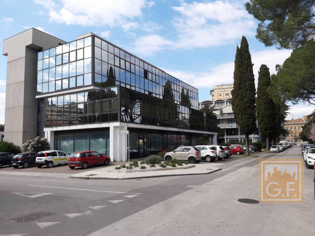Ufficio in vendita a Gorizia via Generale Cantore, 2