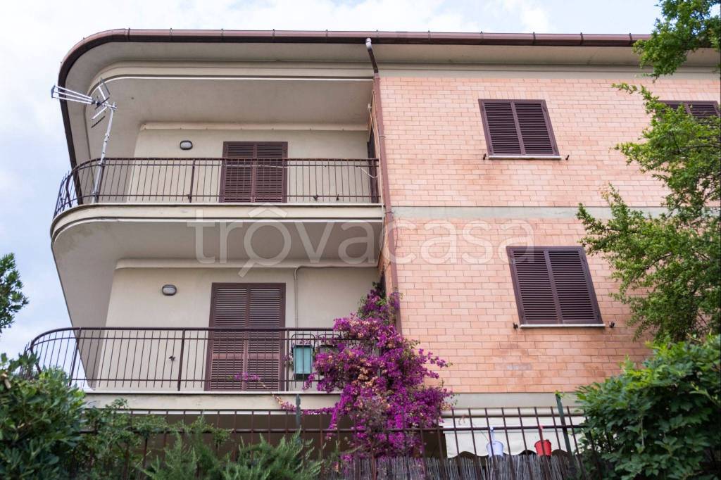 Appartamento in in vendita da privato a Palombara Sabina via di Castiglione, 25