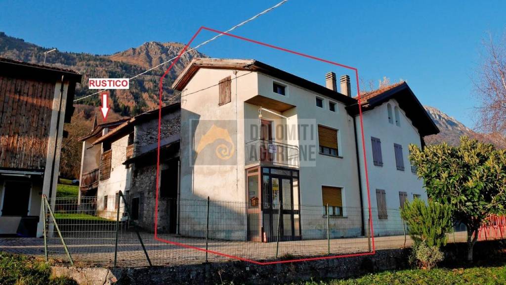Villa a Schiera in vendita a San Gregorio nelle Alpi località Roncoi