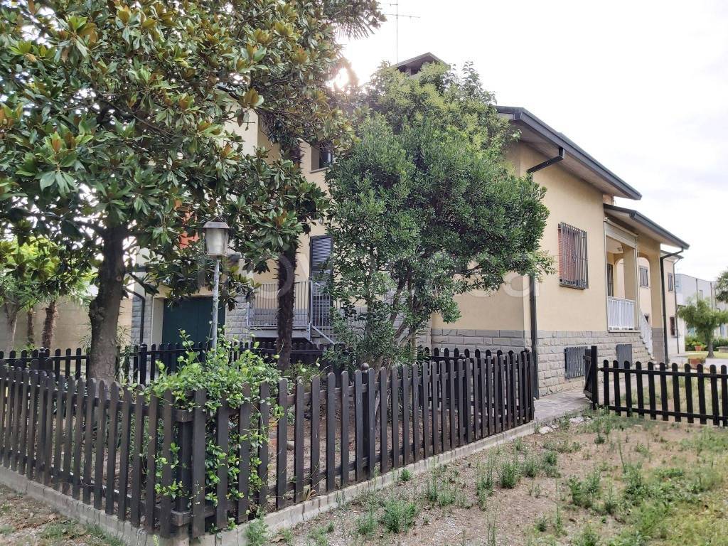 Casa Indipendente in in vendita da privato a Ravenna via Anita Garibaldi