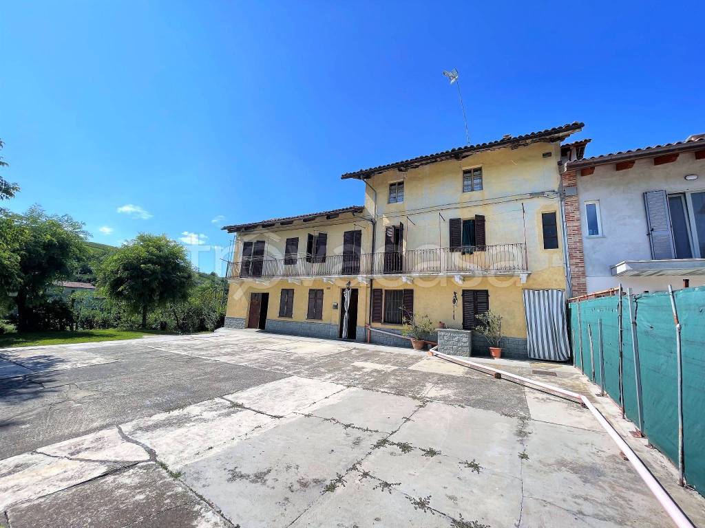 Casa Indipendente in vendita a Canale frazione Val d'Oisa