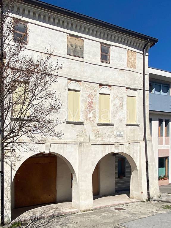 Intero Stabile in vendita a Oderzo via Giuseppe Garibaldi, 130