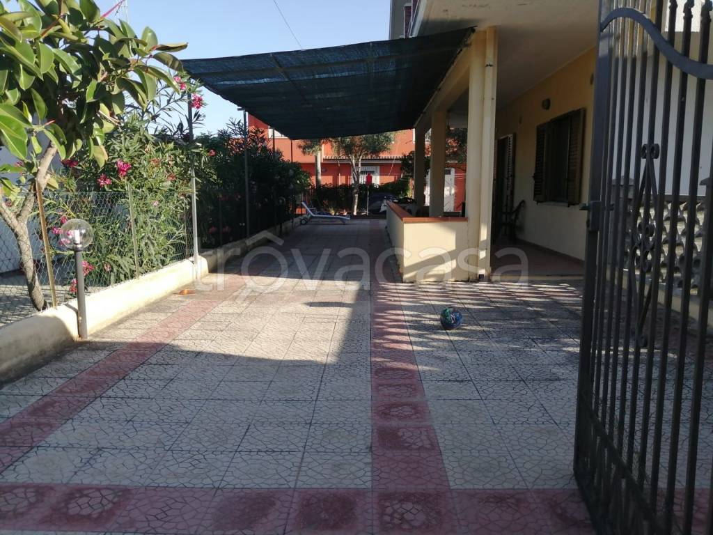Villa a Schiera in in vendita da privato a Cutro via dei Ciclamini