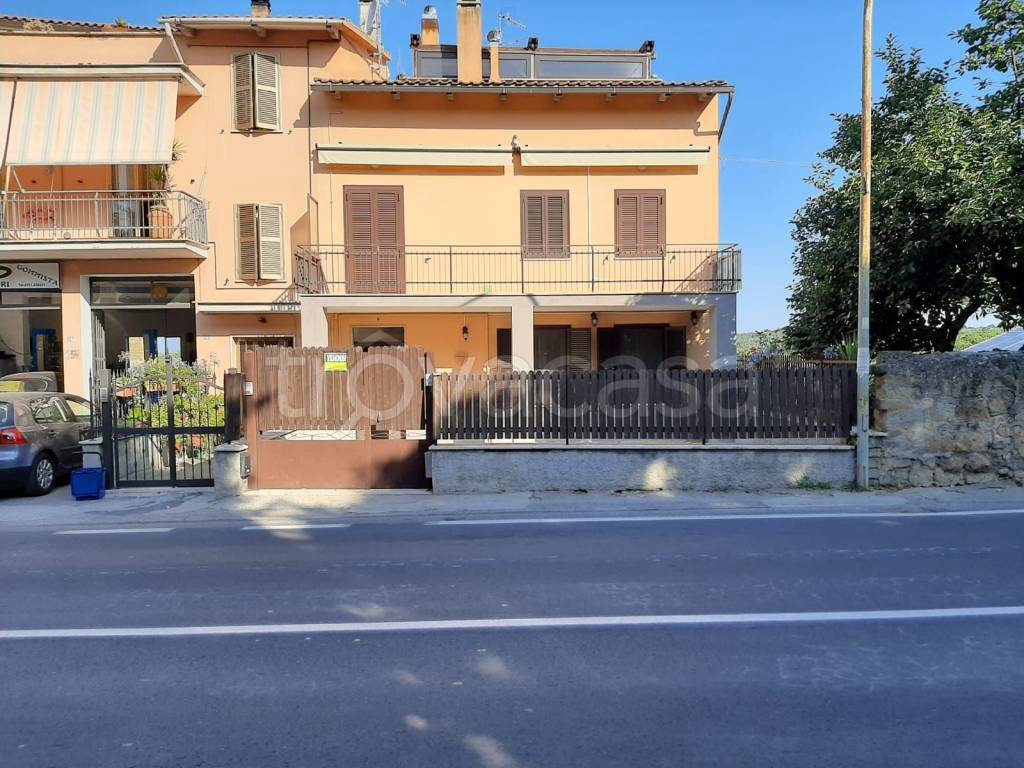 Appartamento in in vendita da privato a Canino viale Giuseppe Garibaldi, 133