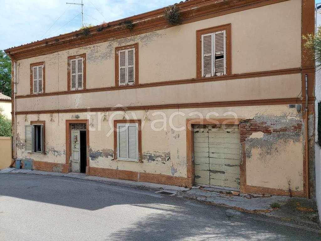 Casale in vendita a Fano località Roncosambaccio, 38