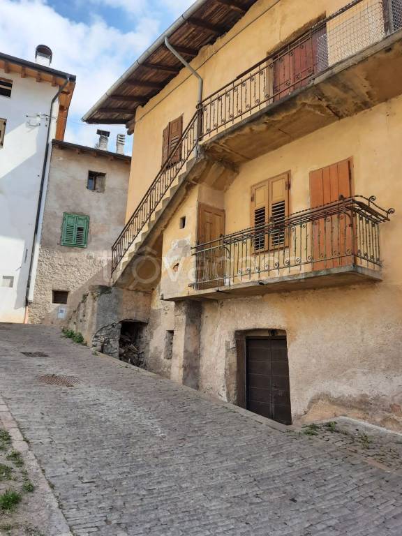 Casa Indipendente in in vendita da privato a Segonzano frazione Sevignano, 20