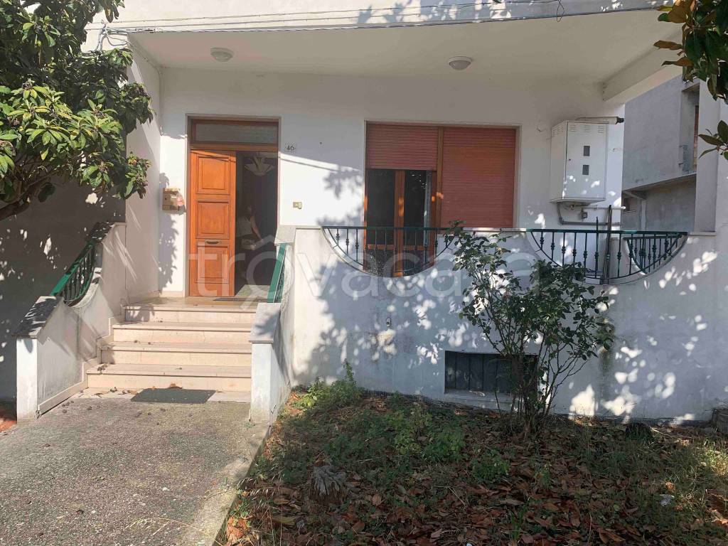 Villa Bifamiliare in vendita a San Salvo strada Istonia, 46