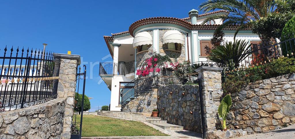 Villa in vendita a Scalea via Giuseppe Pezzotti