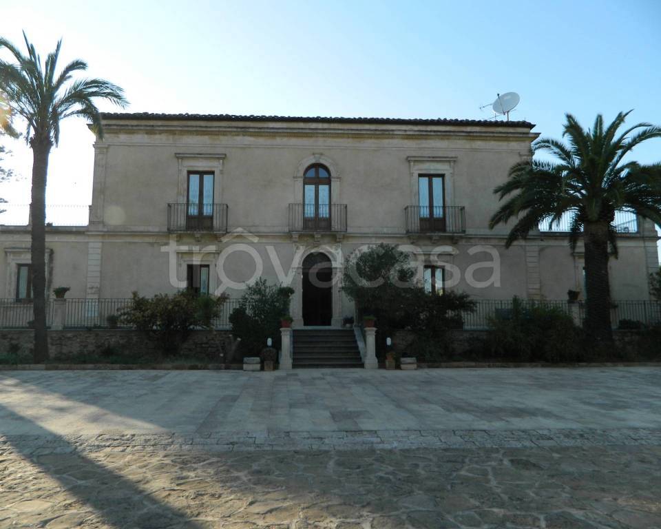 Villa Bifamiliare in vendita a Caltagirone via Bouganvillea, 14