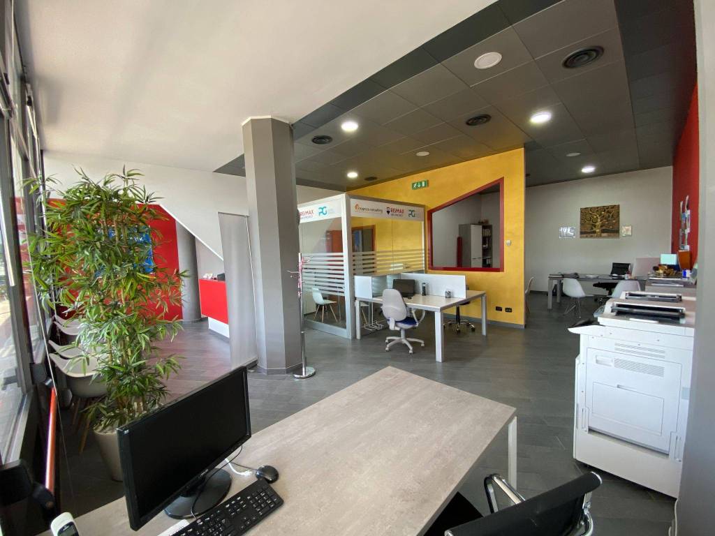 Ufficio in in affitto da privato a Castelletto sopra Ticino via Sempione