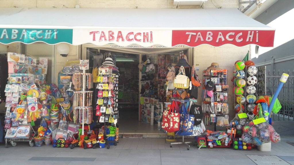 Tabaccheria in in vendita da privato a Rimini viale Giuliano Dati, 156