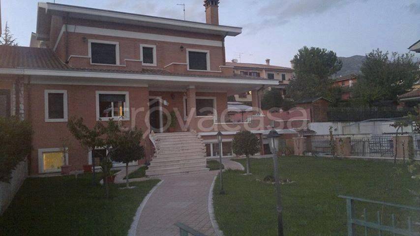 Villa in in vendita da privato ad Avezzano via Vittorio Bachelet, 16C