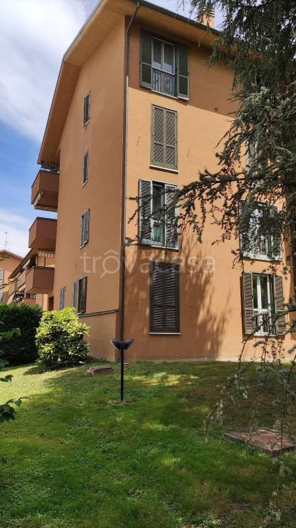 Appartamento in in vendita da privato a Pavia strada Leona, 21