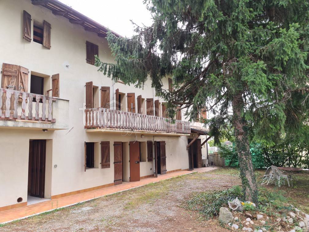 Villa Bifamiliare in vendita a Fontanafredda via Giacomo Puccini, 141