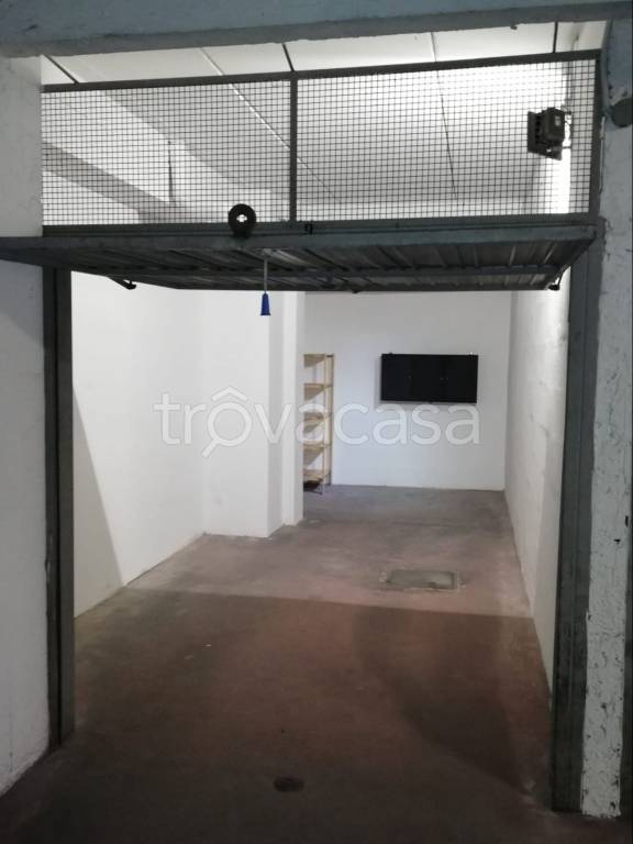 Garage in affitto a Marino via Marcantonio Colonna, 33